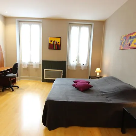 Πανσιόν Fabul'house Αλμπί